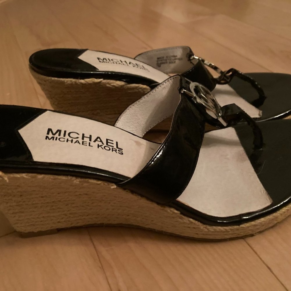 MICHAEL KORS SANDALS
